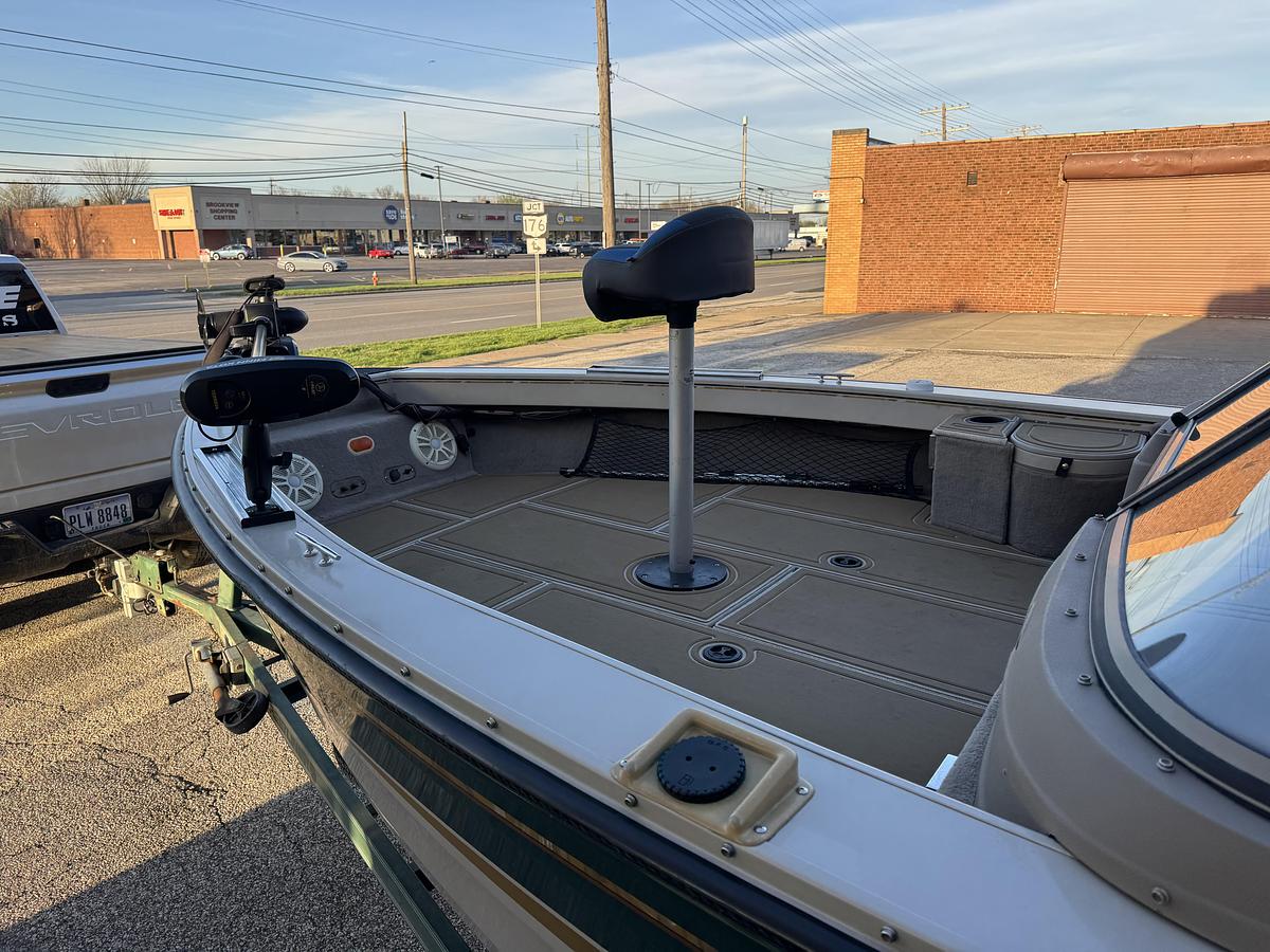 Used 2003 Crestliner 202 Tourament Side Console