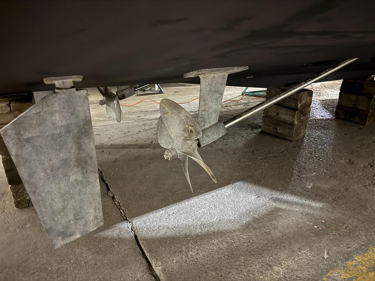 Used 1998  Silverton 352 Motor Yacht