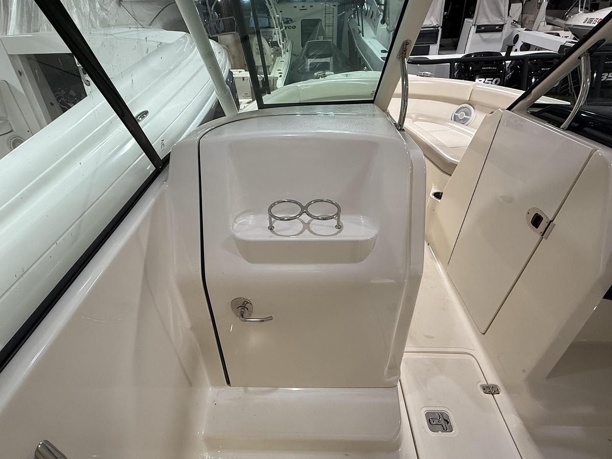 Used 2014 Pursuit 265 DC