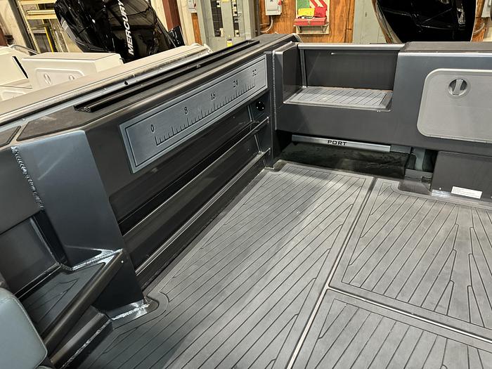 Used 2020 Extreme Boats 795 Walk Around 26'