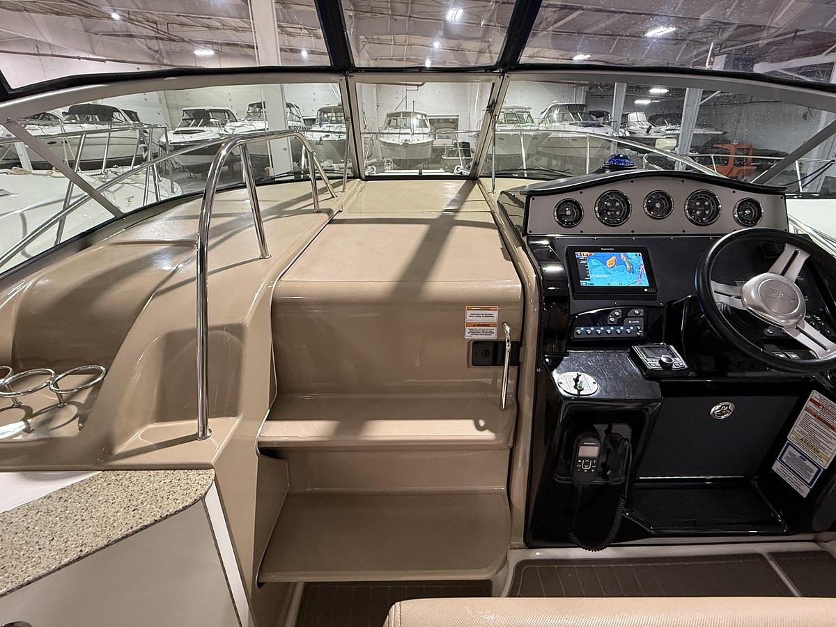 Used 2017 Sea Ray 330 Sundancer