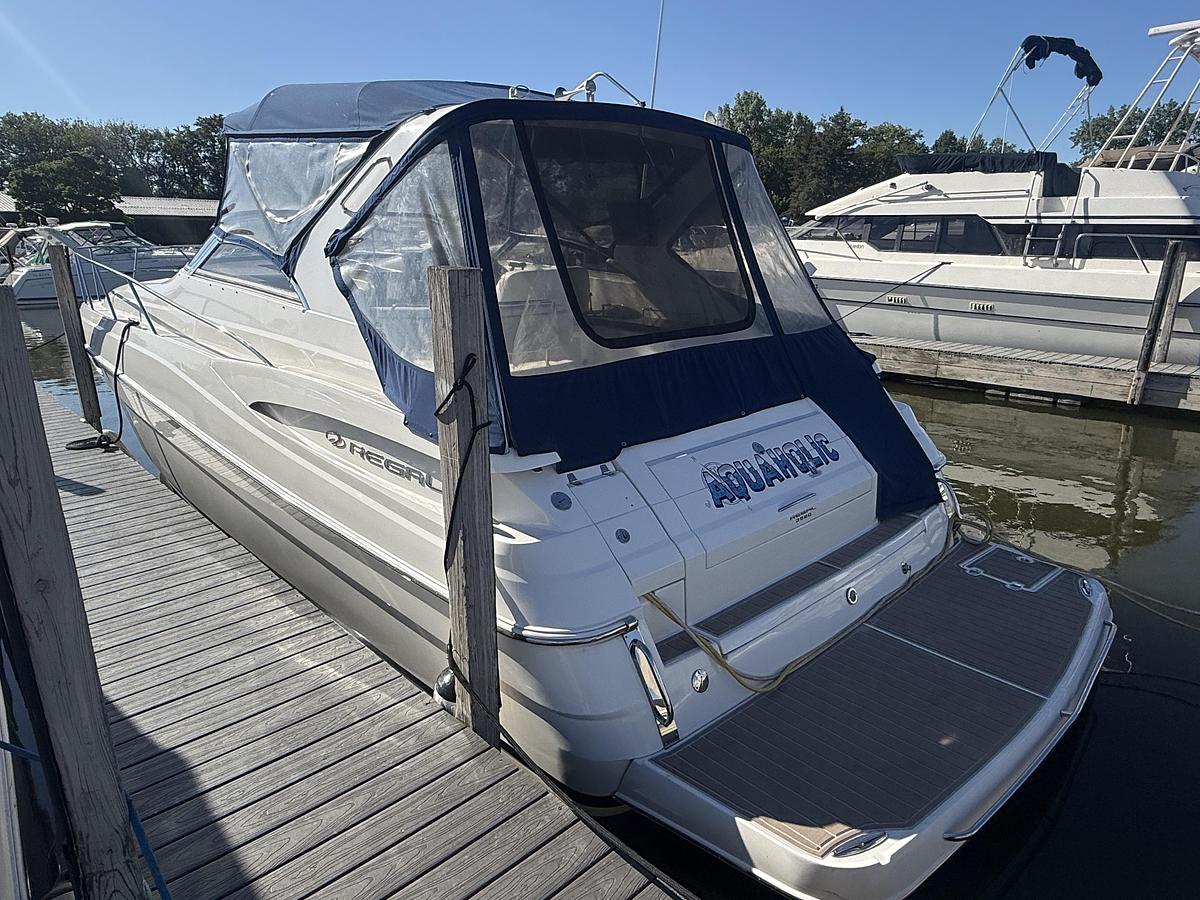 Used 2005 Regal 3560 Commodore