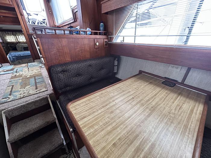 Used 1986 Marinette 39' Double Cabin