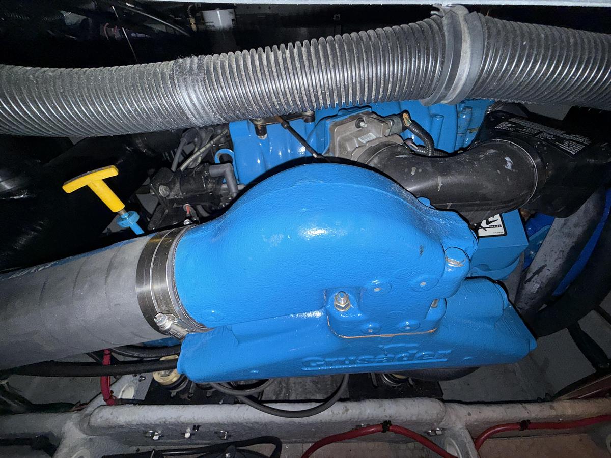 Used 1998  Silverton 352 Motor Yacht