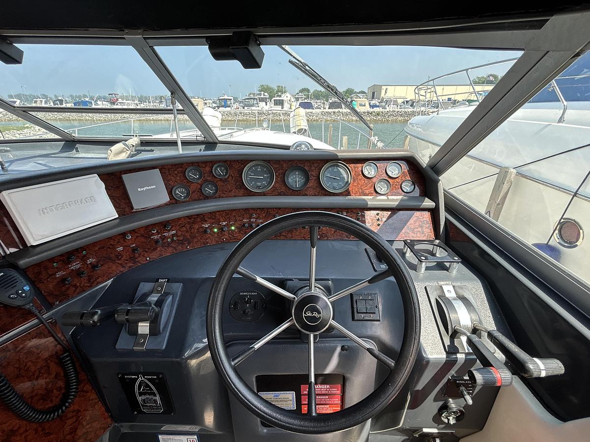 Used 1993 Sea Ray 440 Sundancer