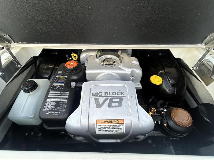 Used 2022 Crownline E285