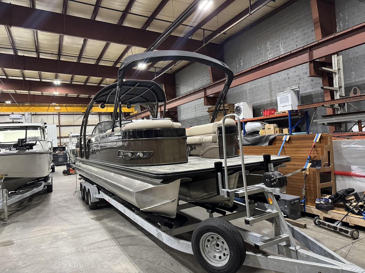 Used 2022 Avalon 2785 Catalina Platinum Cruiser