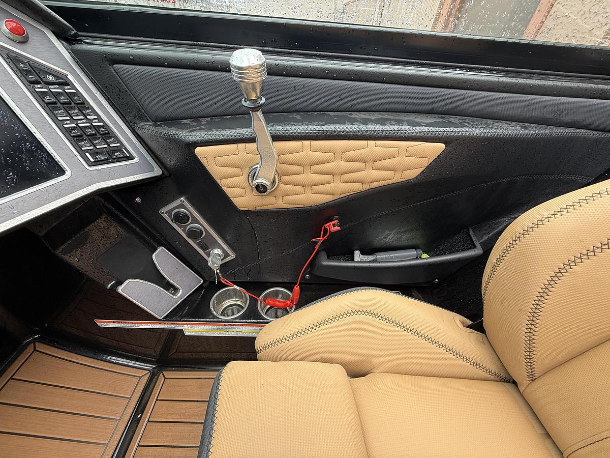 Used 2021 MasterCraft X26