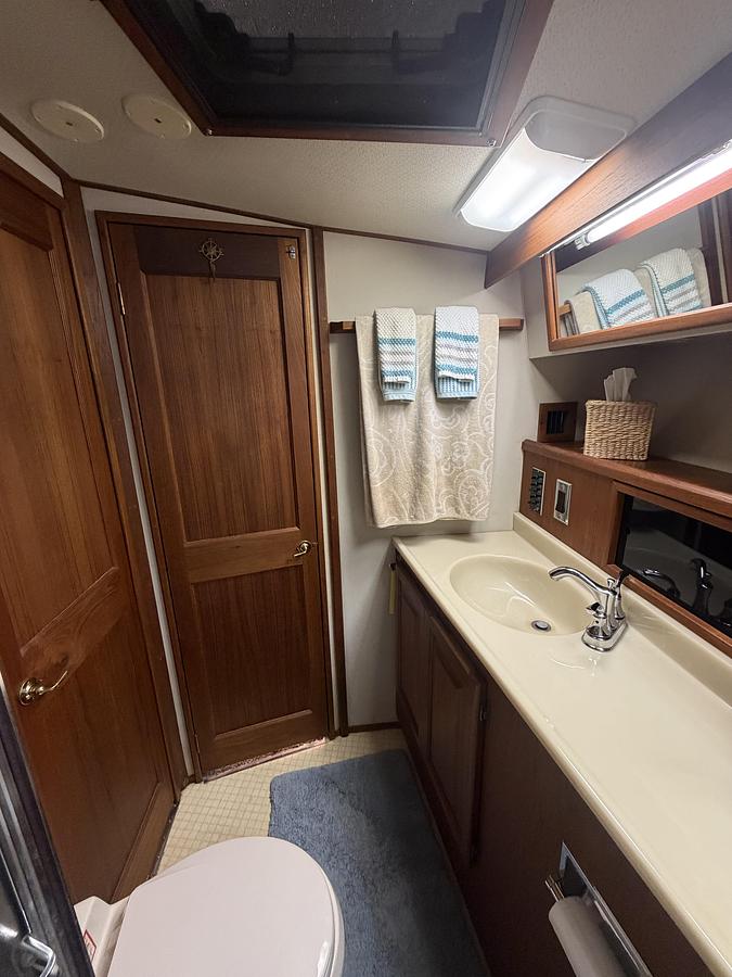 Used 1986 Viking 48 Motor Yacht