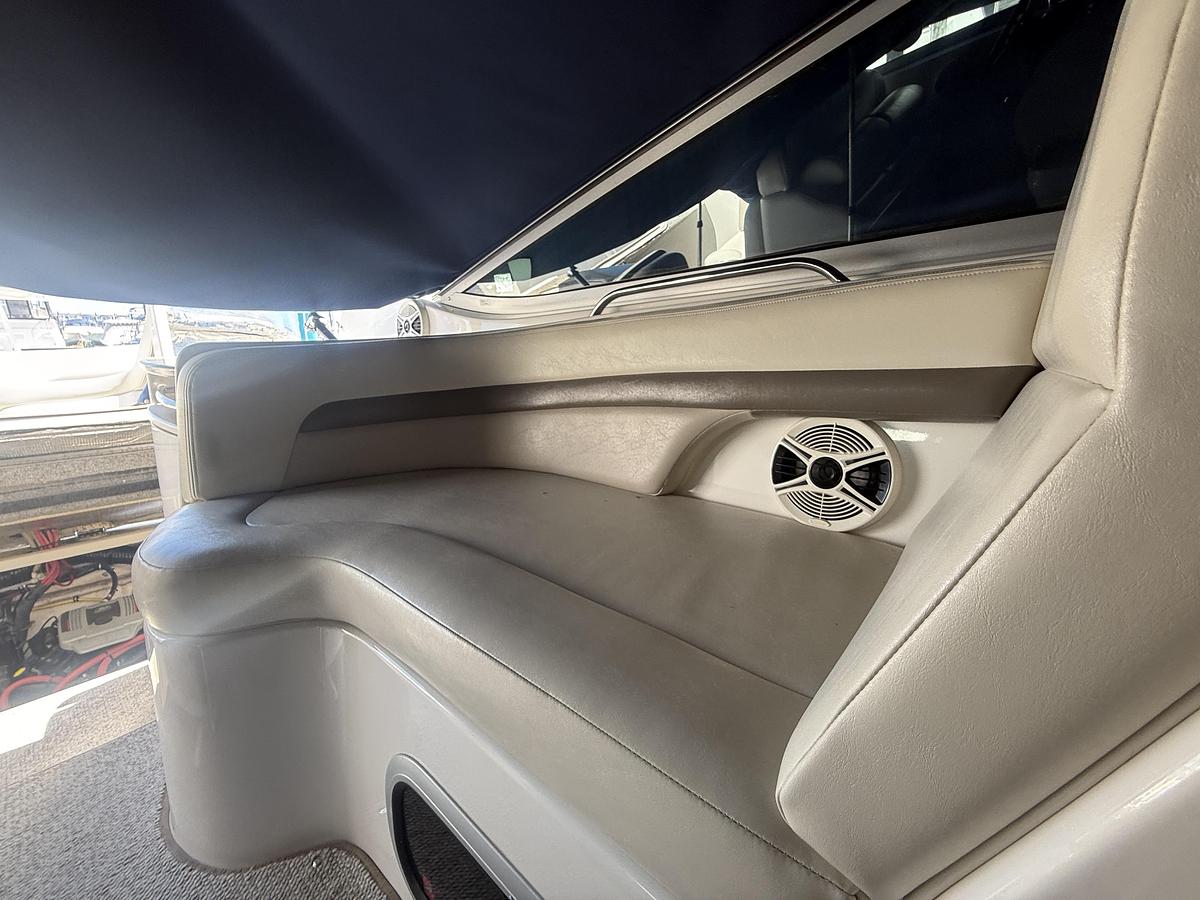 Used 2009 Chaparral 330 Signature