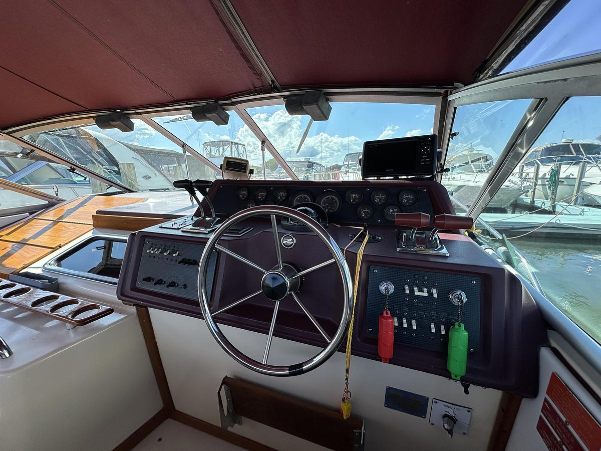 Used 1987  Sea Ray 340 Sundancer