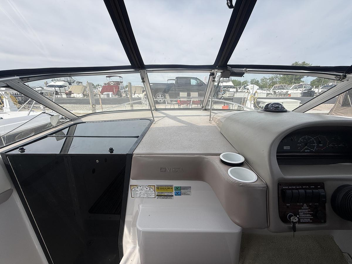Used 1998 Four Winns 258 Vista