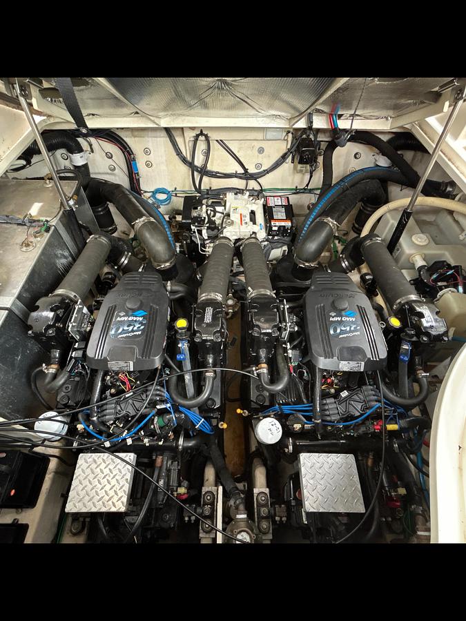 Used 2005 Sea Ray 320 Sundancer