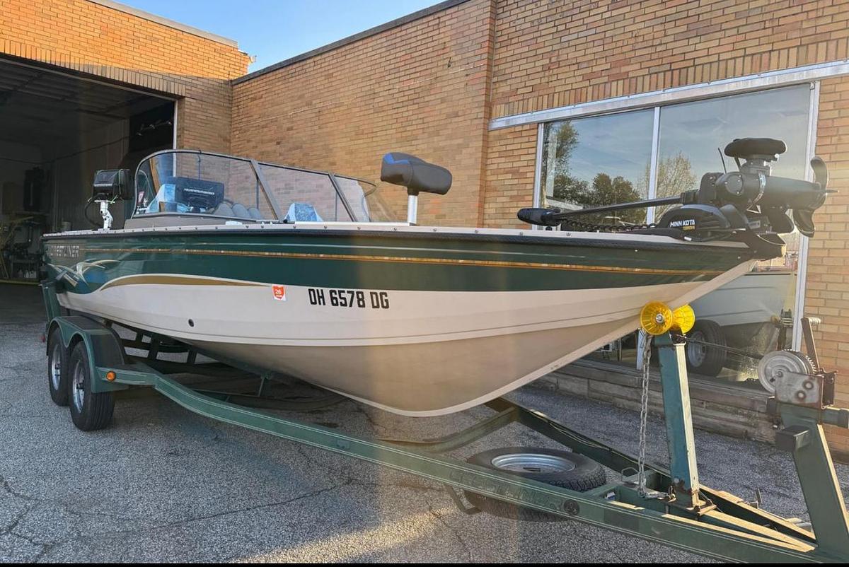 Used 2003 Crestliner 202 Tourament Side Console