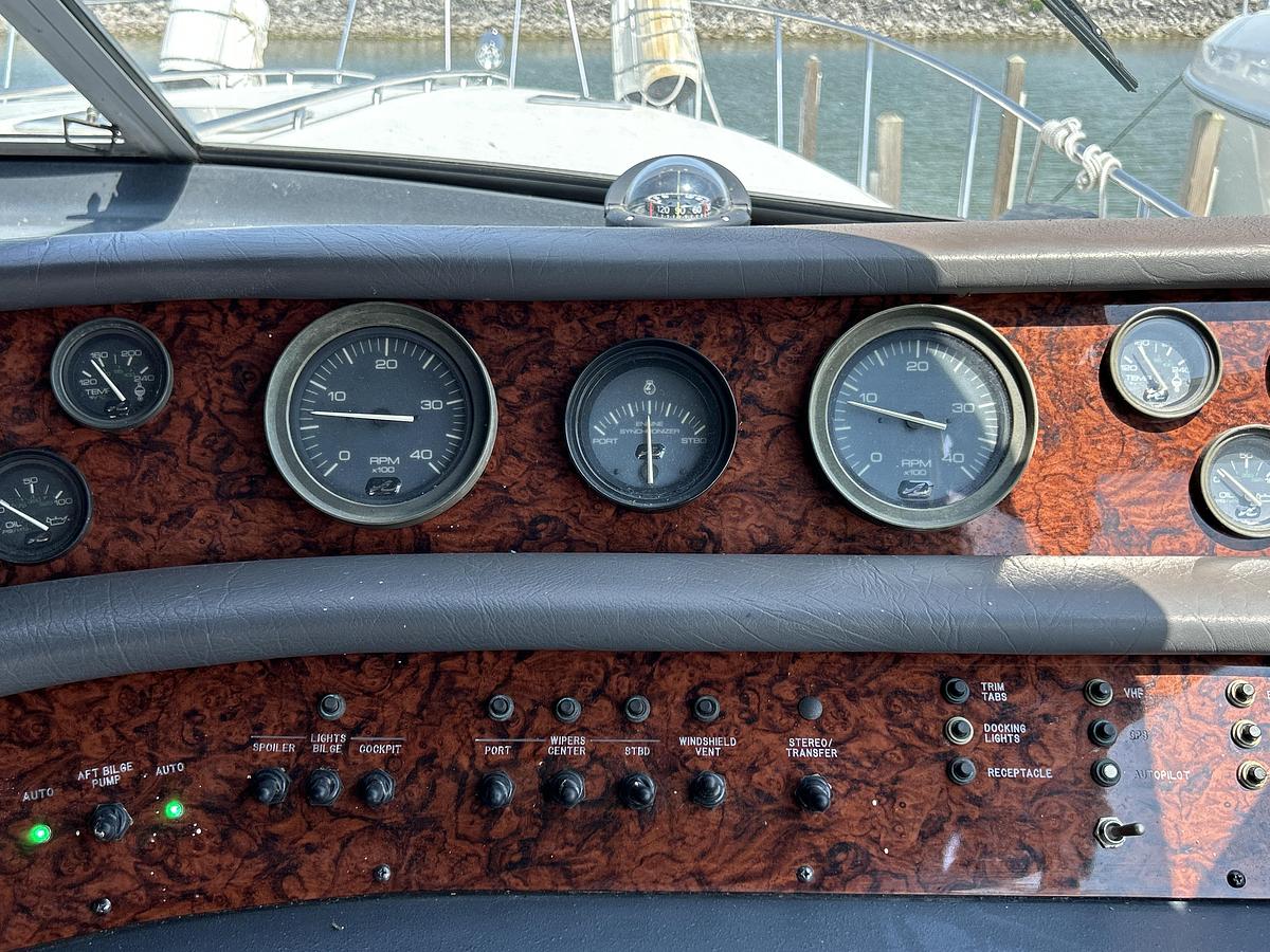 Used 1993 Sea Ray 440 Sundancer