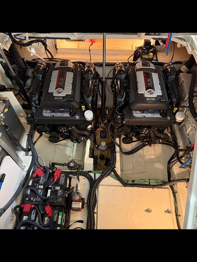 Used 2017 Sea Ray 330 Sundancer