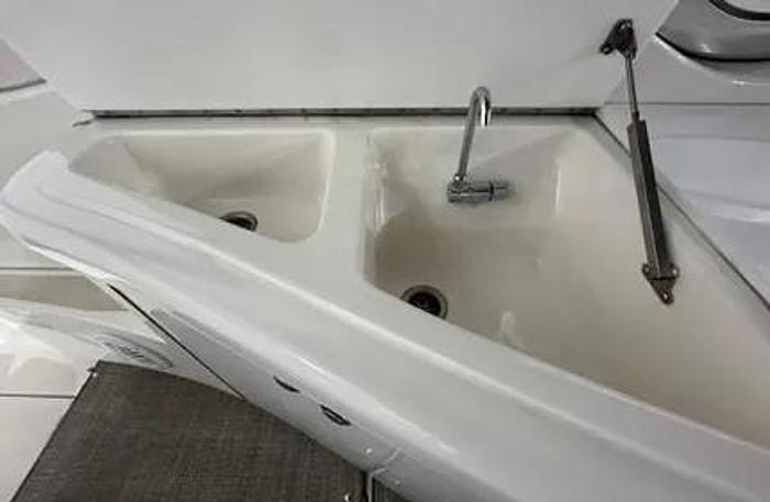 Used 2002 Fountain 38 Express Cruiser