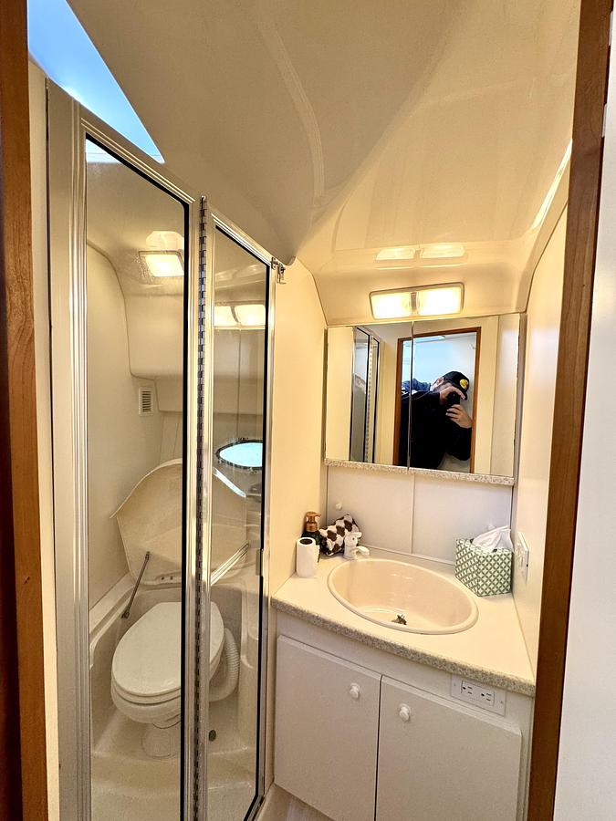 Used 1998  Silverton 352 Motor Yacht