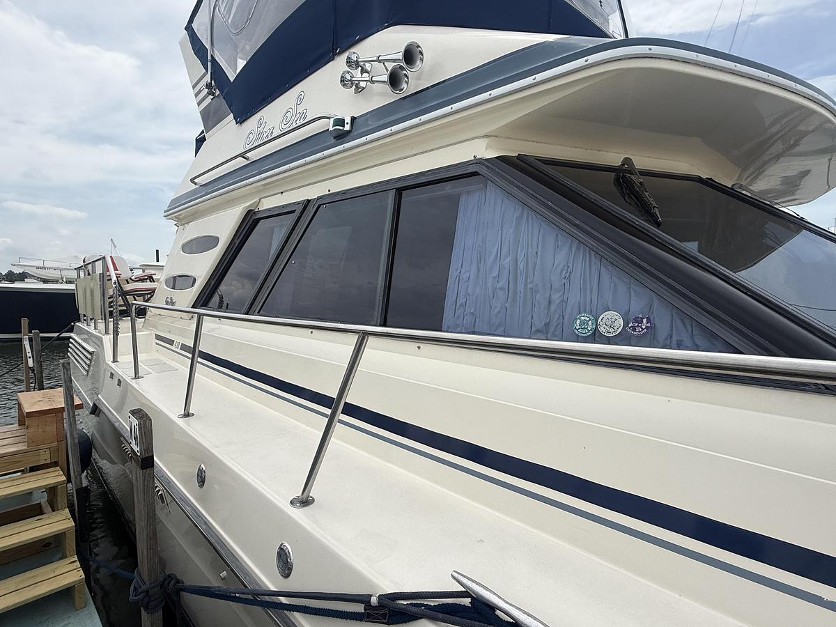 Used 1986 Sea Ray 410 Sundancer