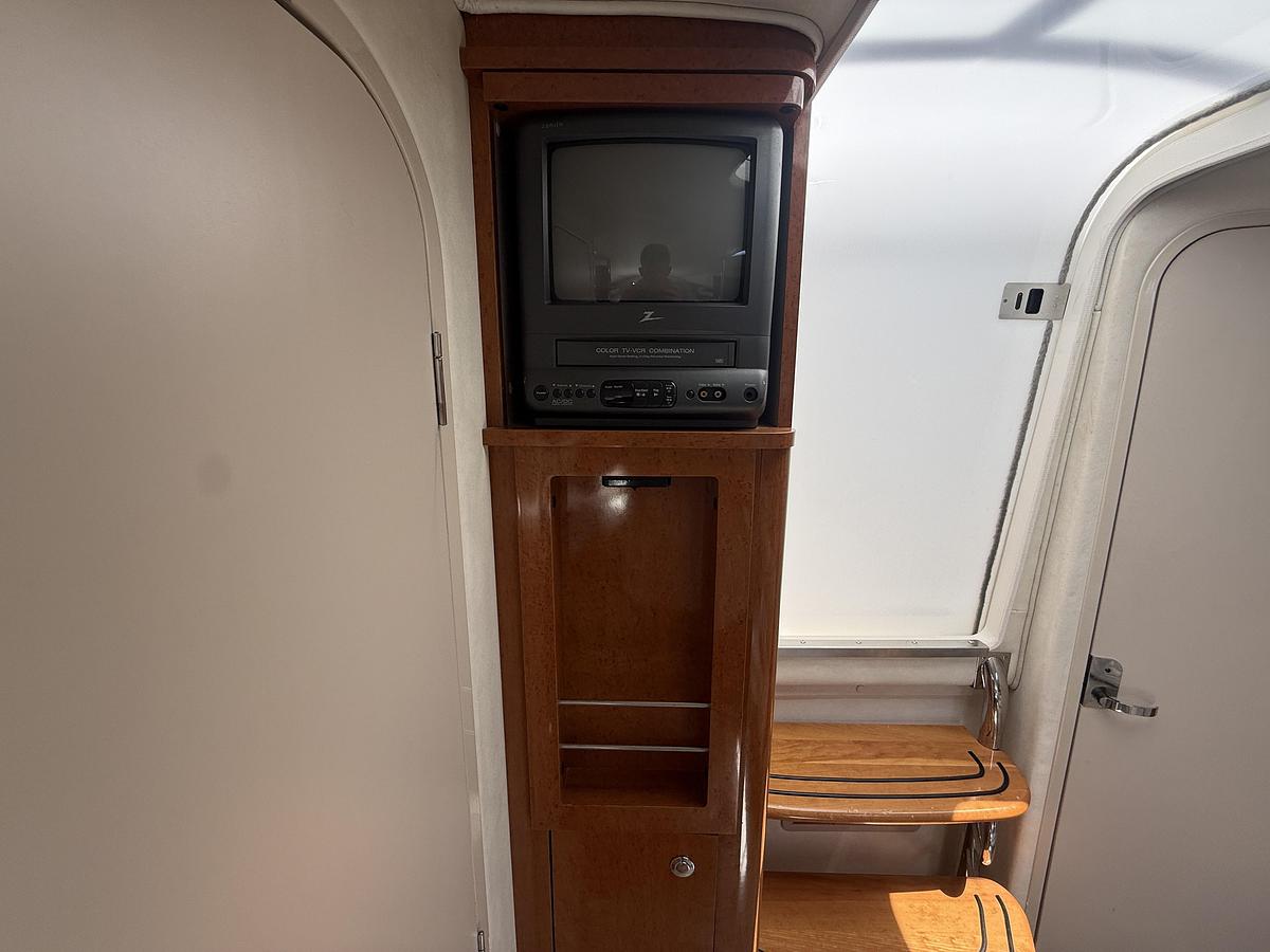 Used 2001 Doral 330 SE