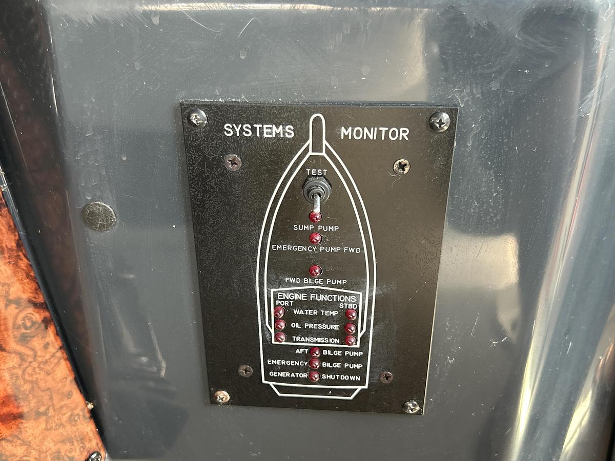 Used 1993 Sea Ray 440 Sundancer