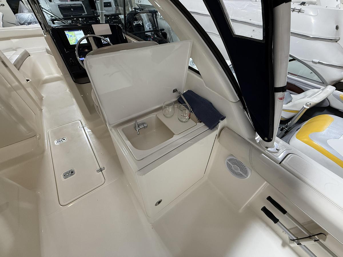 Used 2014 Pursuit 265 DC