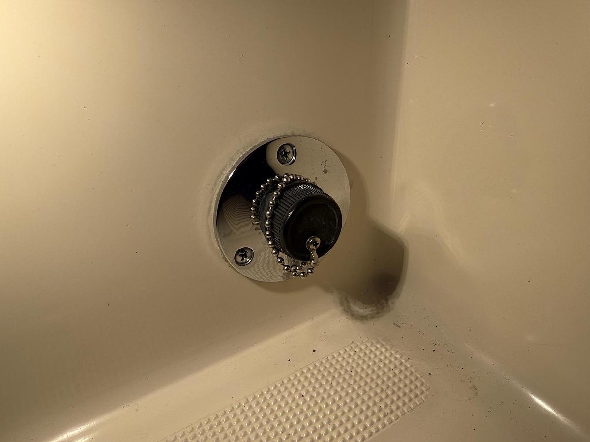 Used 1998 Pursuit 2860 Denali