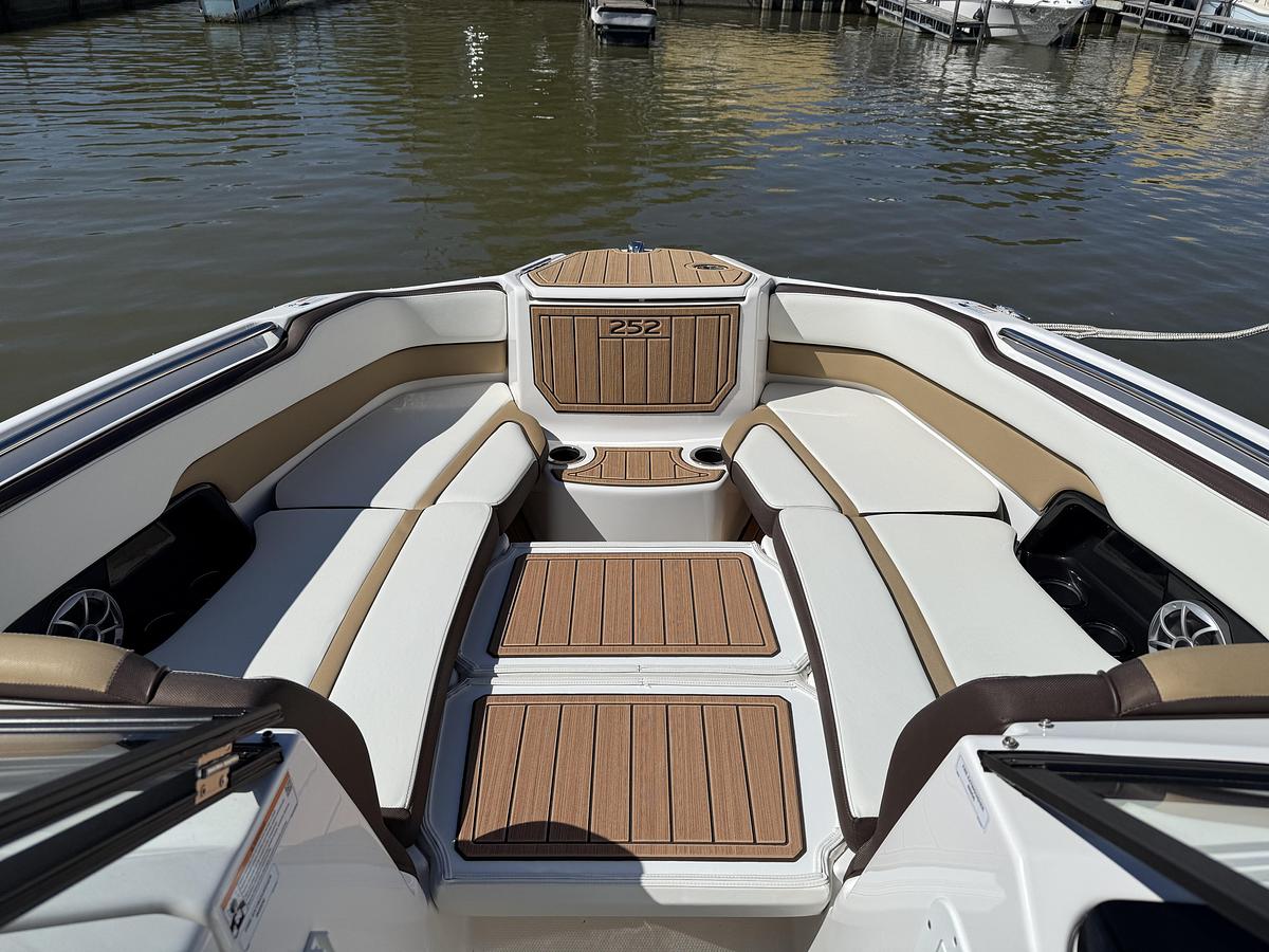 Used 2023 Yamaha 252 SD