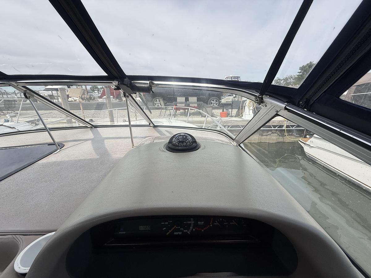 Used 1998 Four Winns 258 Vista