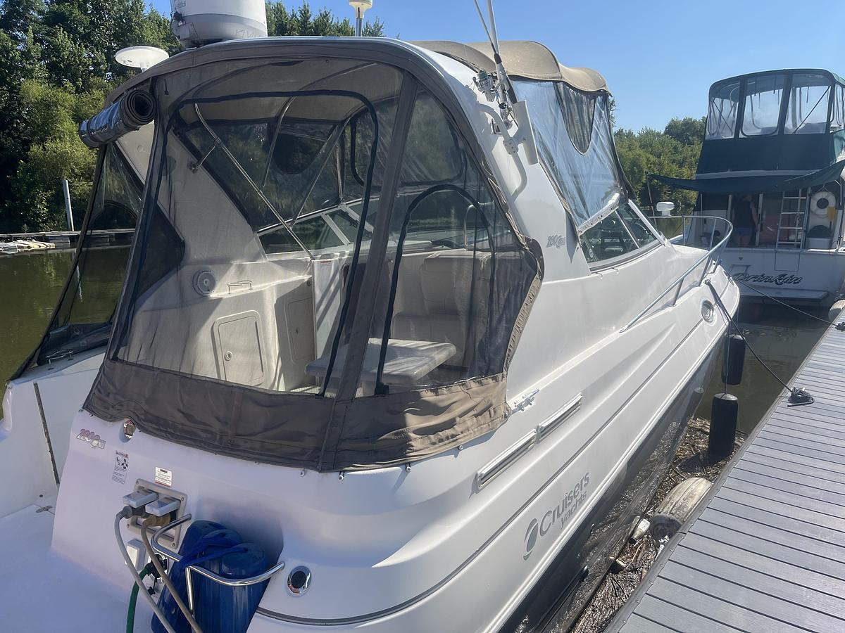Used 2007 Cruisers Yachts 280 CXI