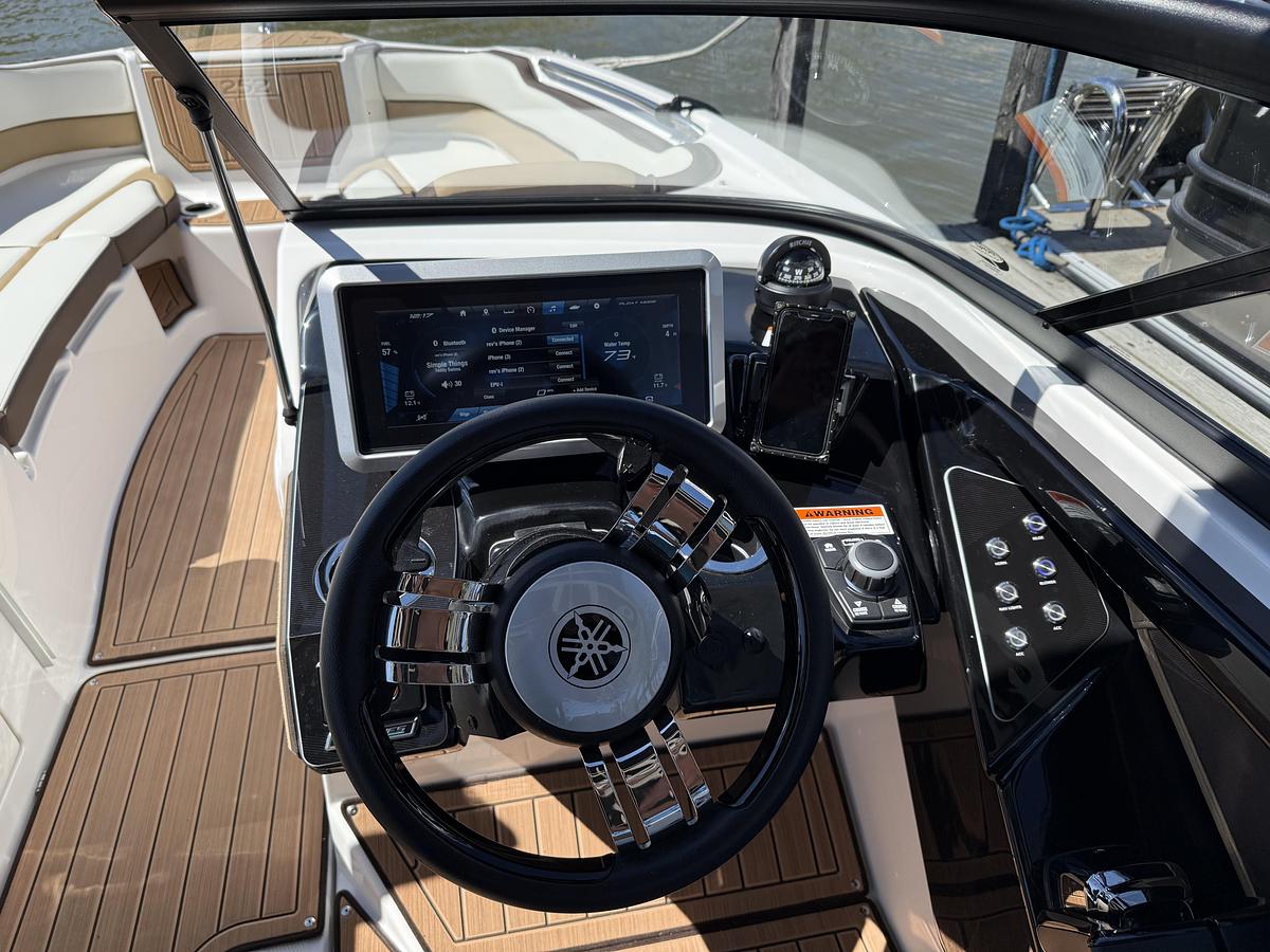 Used 2023 Yamaha 252 SD