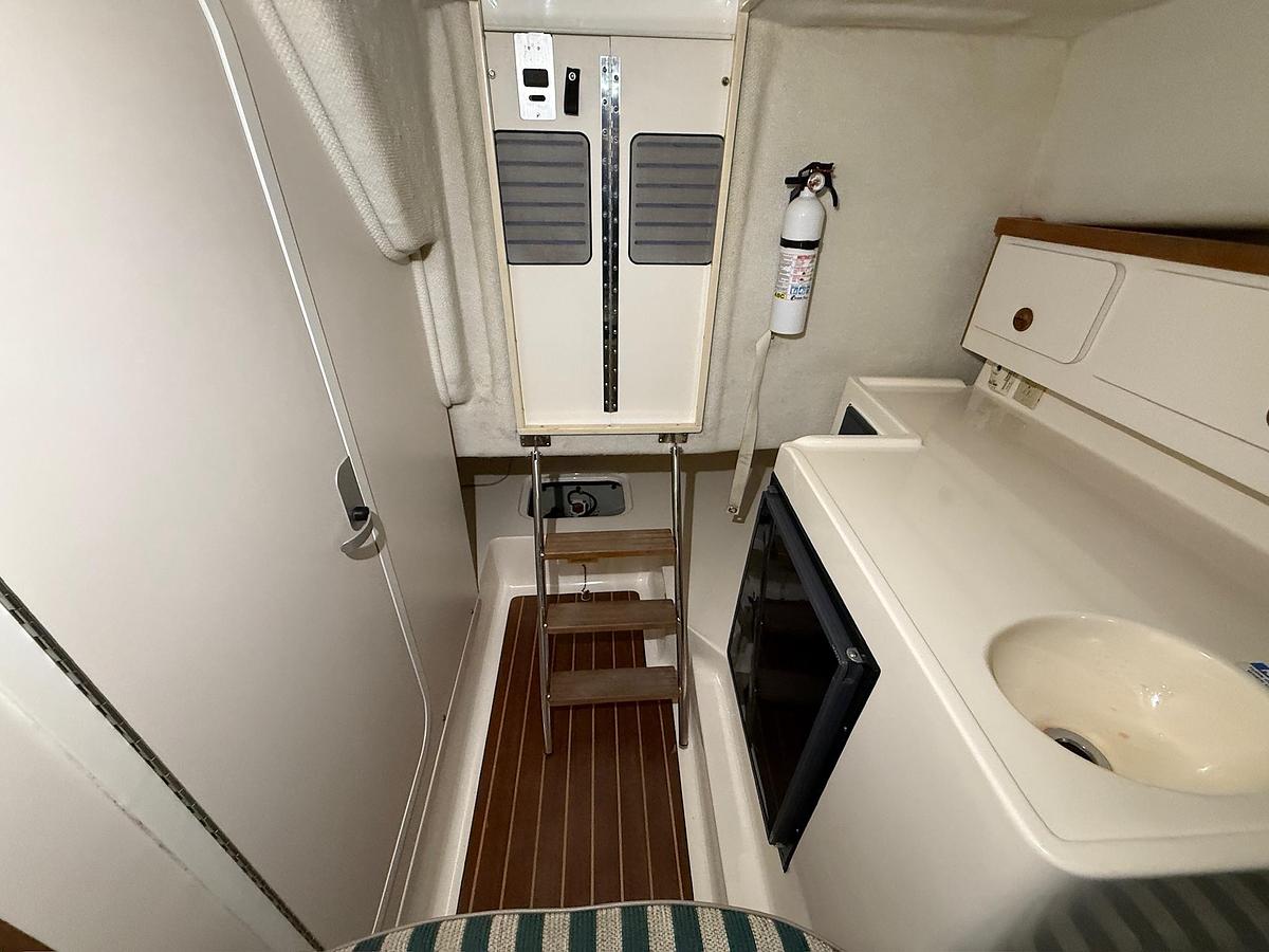 Used 1998 Pursuit 2860 Denali