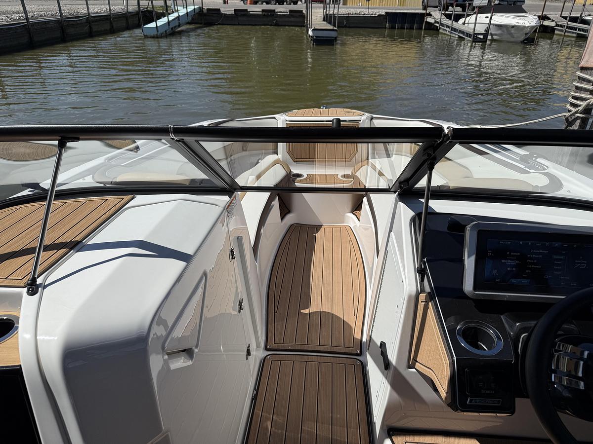 Used 2023 Yamaha 252 SD