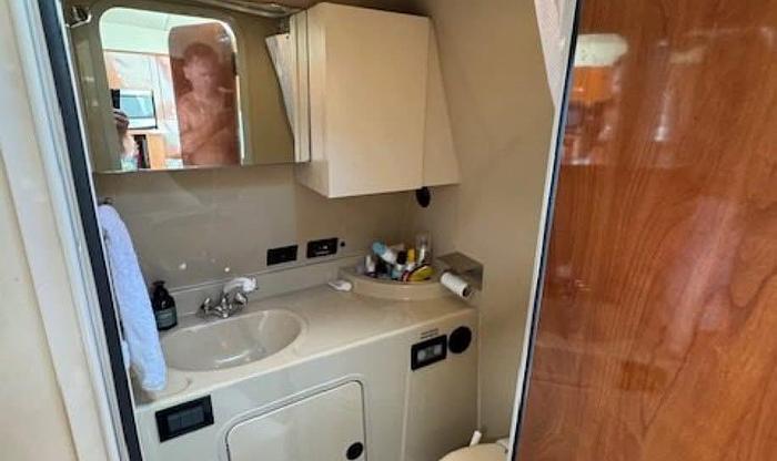 Used 2006 Cruisers Yachts 300 Express