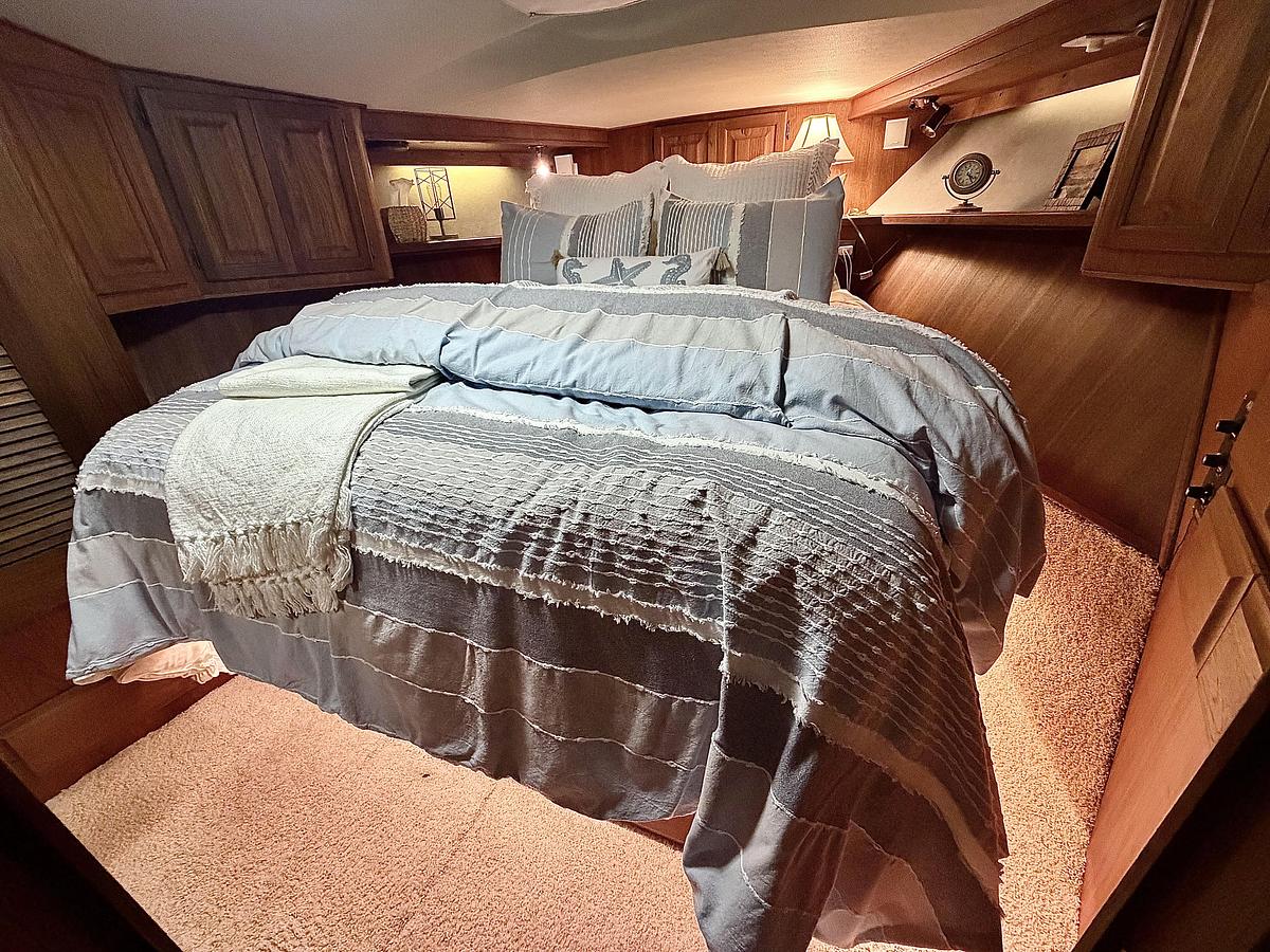 Used 1986 Viking 48 Motor Yacht