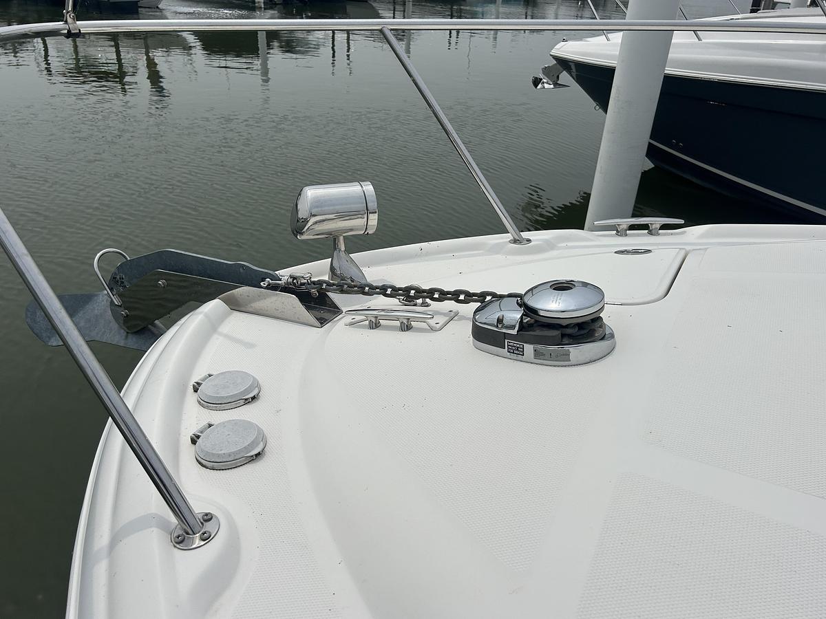 Used 2005 Sea Ray 320 Sundancer