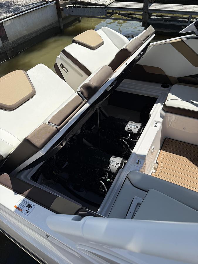 Used 2023 Yamaha 252 SD