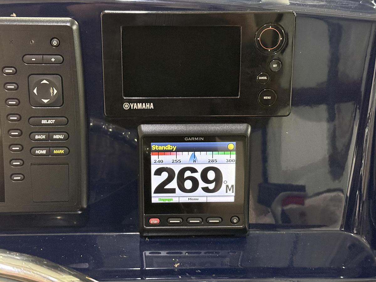 Used 2014 Pursuit 265 DC