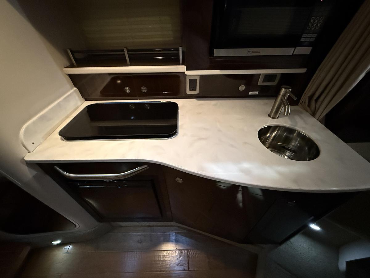 Used 2017 Sea Ray 330 Sundancer