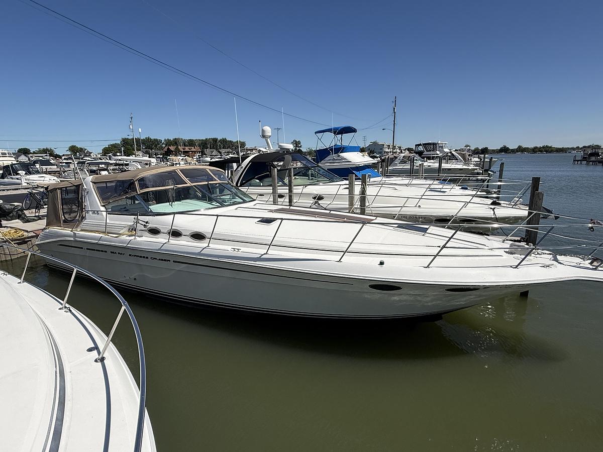 Used 1996 Sea Ray 400 Express Cruiser