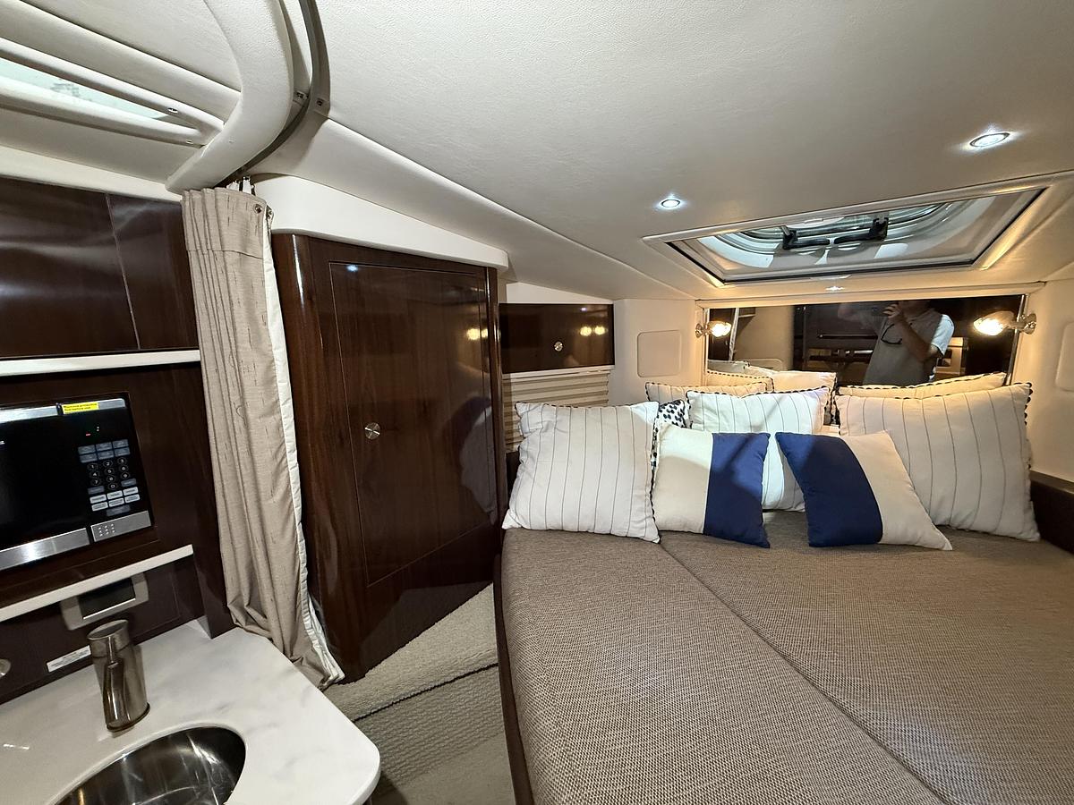 Used 2017 Sea Ray 330 Sundancer