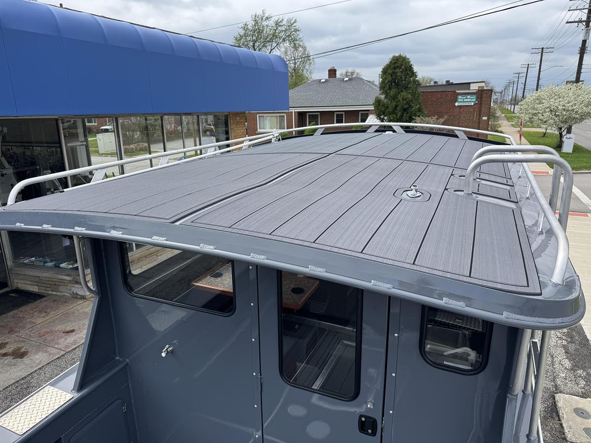 Used 2025 Hewescraft 240 Pacific Cruiser Hardtop