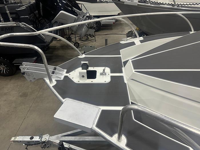 2024 Extreme Boats 795 Walk Around