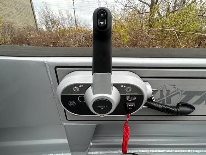 2026 Extreme Boats 1770 Enduro Side Console