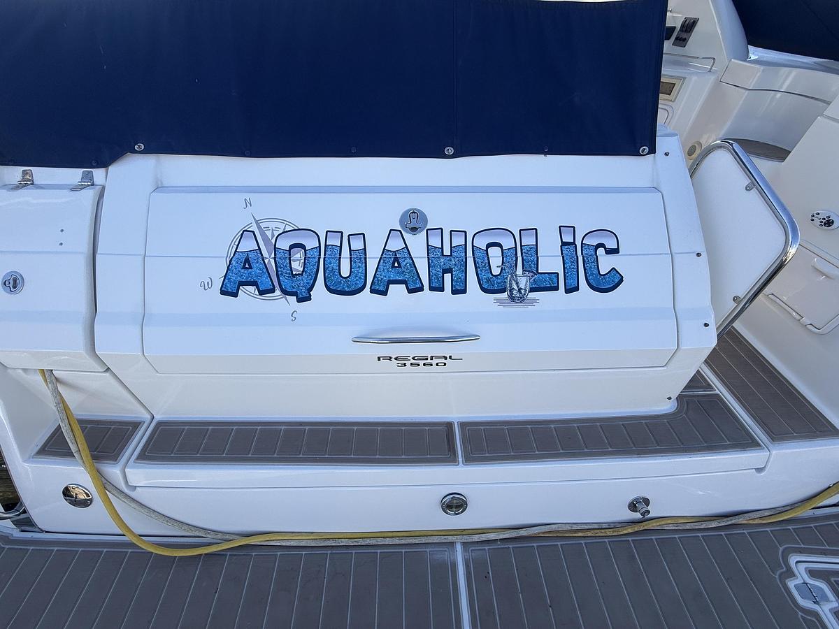 Used 2005 Regal 3560 Commodore