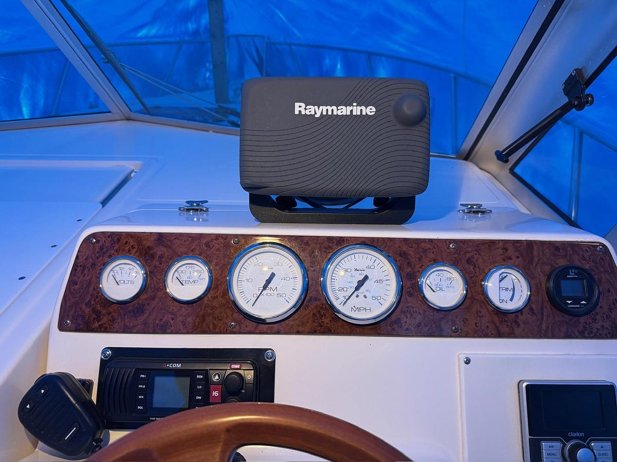 Used 1998 Pursuit 2860 Denali