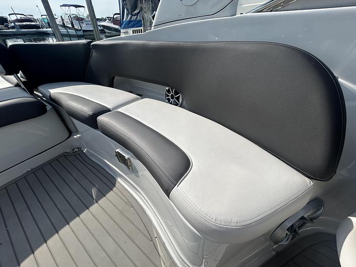 Used 2022 Crownline E285