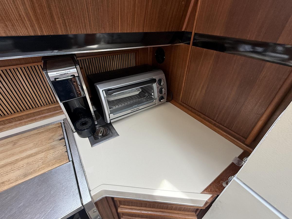 Used 1986 Sea Ray 410 Sundancer