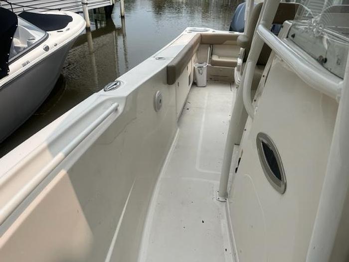 Used 2015 Sailfish 320 CC