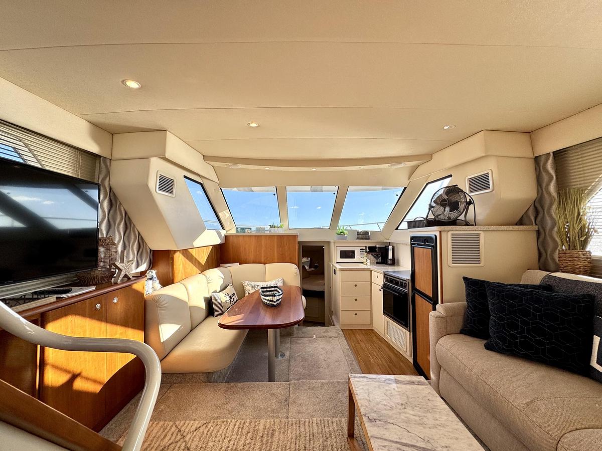 Used 1998  Silverton 352 Motor Yacht